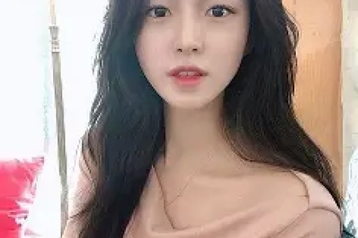 父母是清华教授因拍被前夫家暴如今再不让女儿进娱乐圈